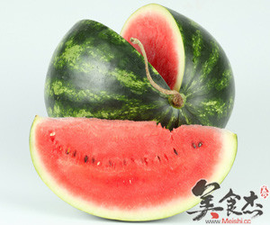 夏天吃西瓜的八大禁忌ccc.jpg