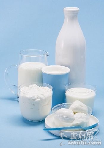 牛奶错误喝法 健康食品变毒品