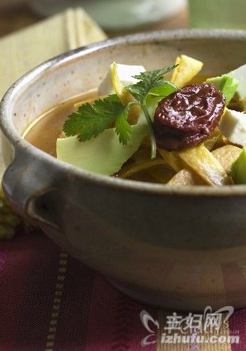 7款中式蔬菜汤 助你冬季滋润暖身 