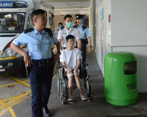 香港15岁少年持刀欲性侵继母