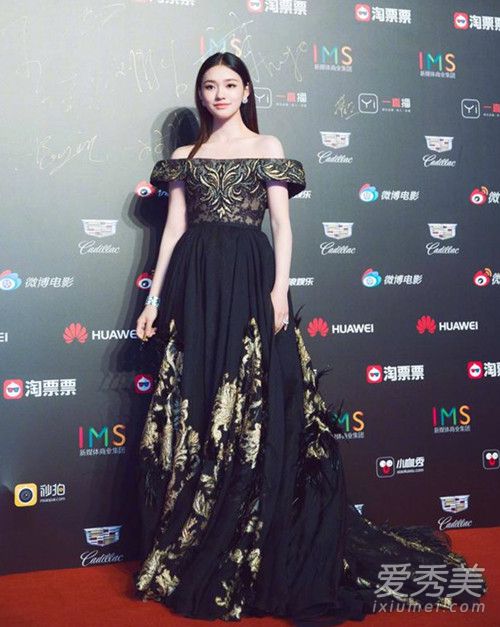 2017微博电影之夜红毯 杨幂穿的裙子是什么牌子
