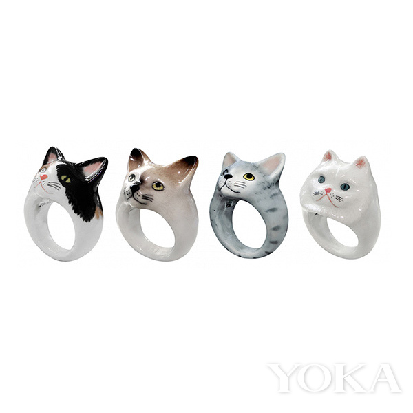 Nach陶瓷首饰猫咪戒指。