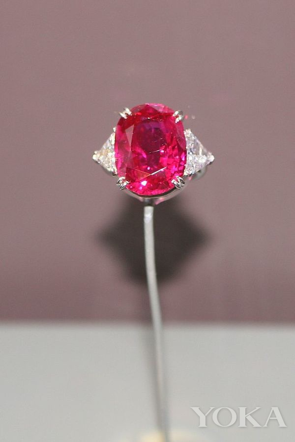 卡门·露西亚红宝石，图片来自Pinterest。