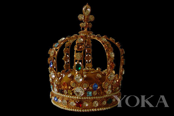 路易十五的王冠，图片来自Pinterest。