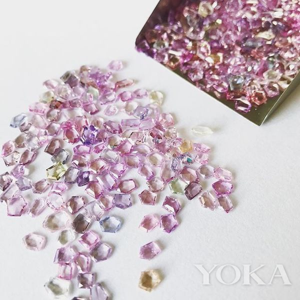 彩色宝石，图片来自品牌官方Instagram。