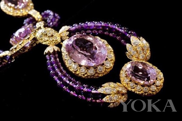 紫锂辉石珠宝，图片来自accessgems.com。