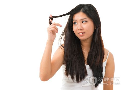 [梳头真的好吗]梳头真的有益健康吗 每天梳头一百疏通头部血脉