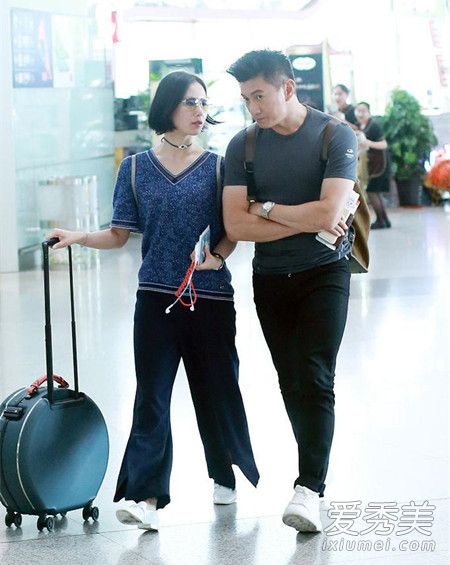 刘诗诗最新机场街拍 刘诗诗机场街拍圆形行李箱是什么牌子