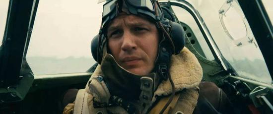 　　演员汤姆·哈迪 （Tom Hardy） 饰演的一名英国皇家空军飞行员腕间佩戴的欧米茄也在执行任务中扮演了很重要的角色。