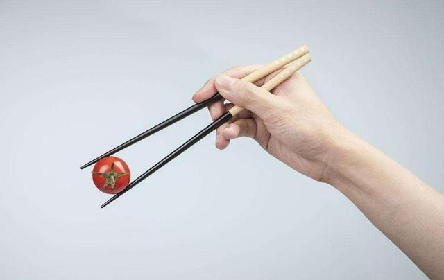 筷子使用方式不正确 可能滋生一类致癌物