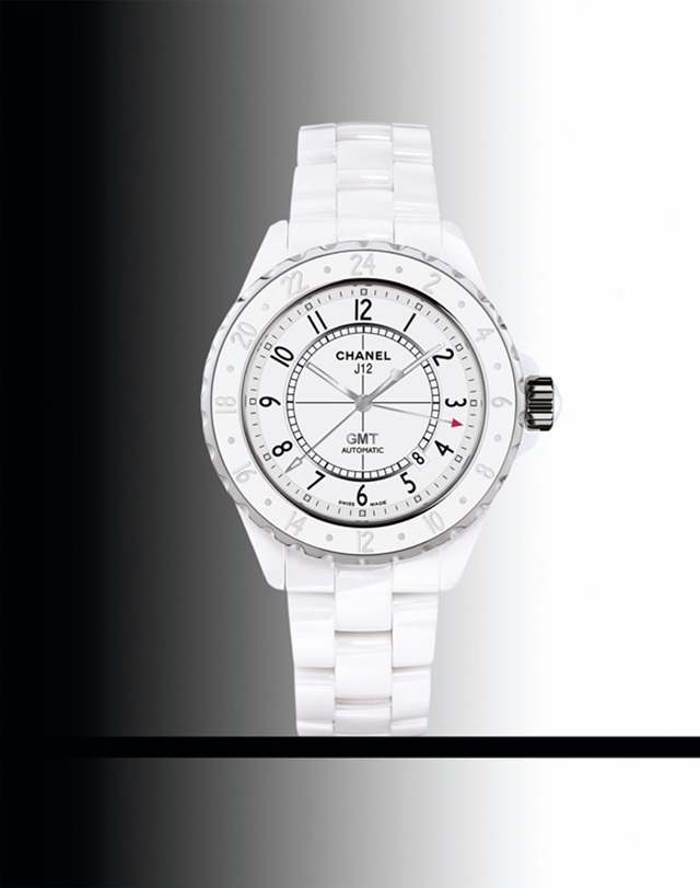 香奈儿J12 GMT功能腕表,图片来源CHANEL。