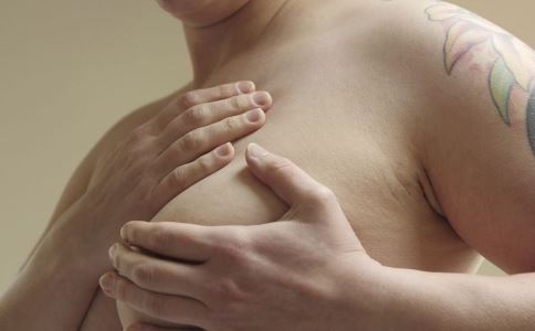 女性胸口疼怎么回事 乳腺癌胸口会疼吗 乳腺癌如何检查