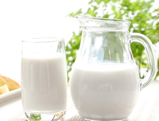 【保质期长的牛奶好吗】牛奶保质期长好不好 牛奶保质期长短和防腐剂有关吗