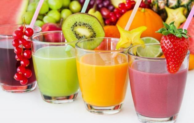 [怎么榨果汁好喝]果汁怎么喝更健康 7种榨汁法让你吃到最营养的果汁