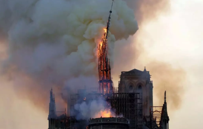 巴黎圣母院大火，“这是整个法兰西民族的灾难”