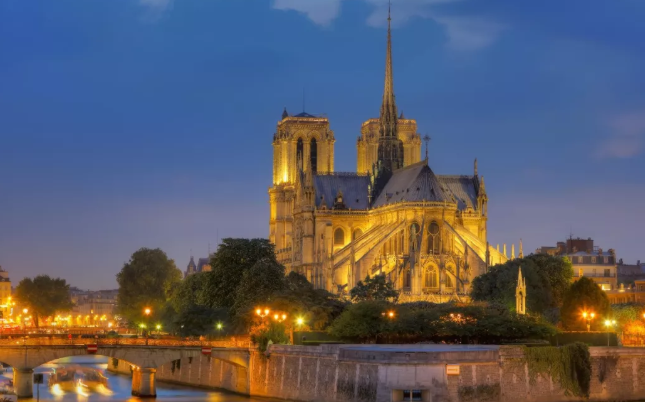 巴黎圣母院大火，“这是整个法兰西民族的灾难”