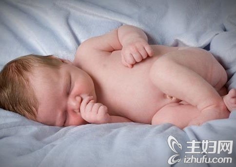宝宝裸睡对大脑发育有好处