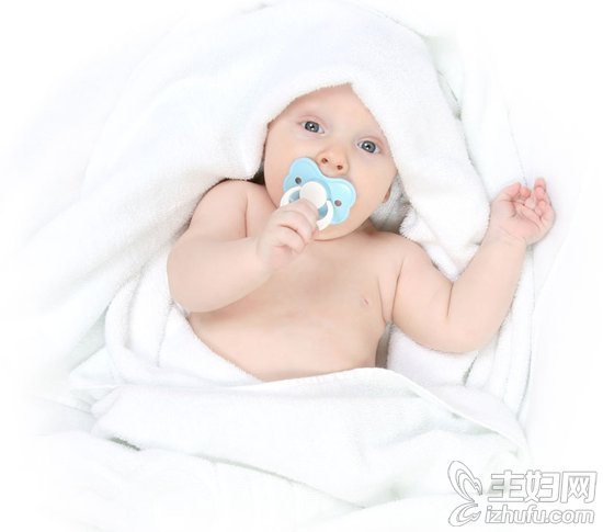 宝宝含奶嘴入睡 警惕奶瓶龋
