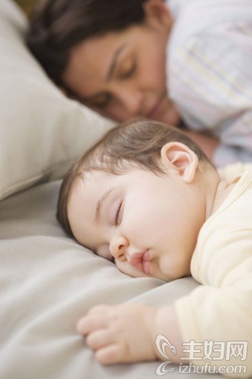 【3个月宝宝睡眠时间表】宝宝睡眠很重要 妈妈六个歪念破坏宝宝睡眠