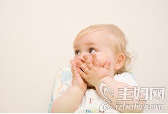 专家警惕：捏宝宝鼻子的危害！
