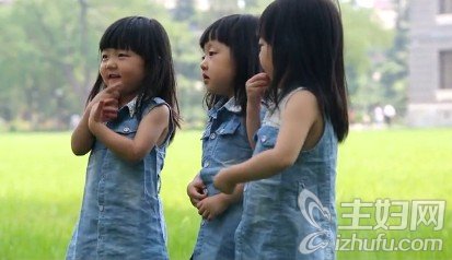 四川癌症妈妈为三胞胎女儿提前录婚礼祝福 网友泪奔为其打气