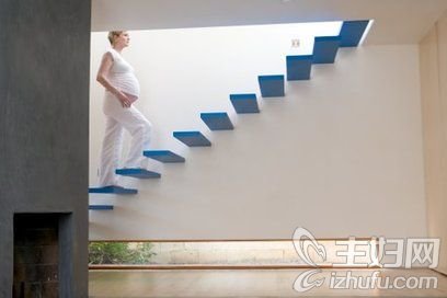 注意：孕妇爬楼梯有害无益 