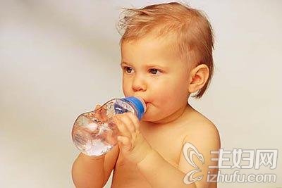 注意4种情况宝宝不宜多喝水