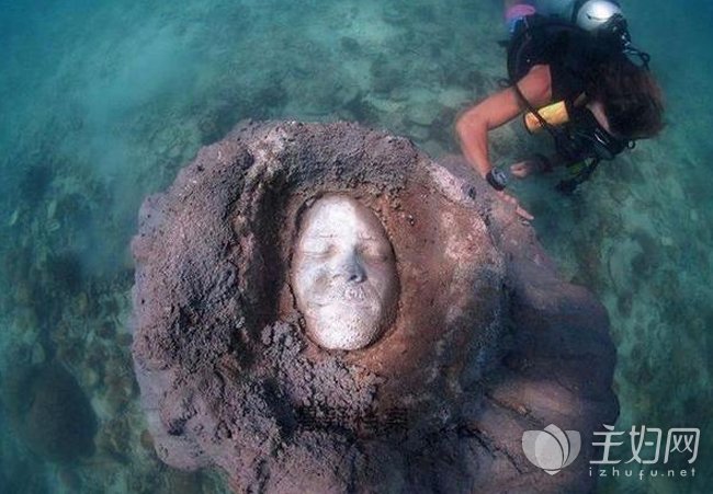 海底发现神秘人脸