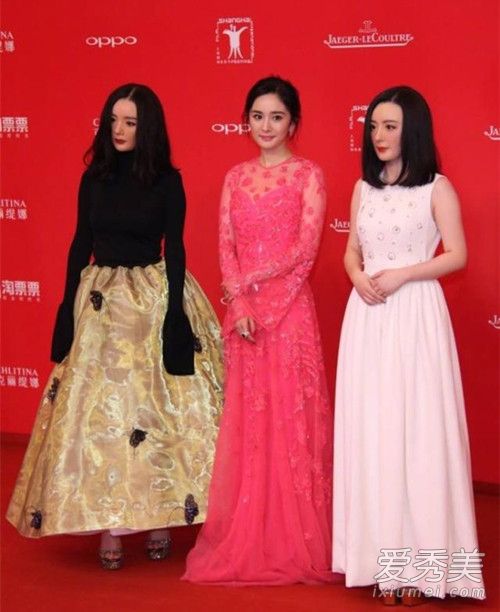 上海电影节杨幂礼服是什么牌子 杨幂穿山寨礼服是真的吗