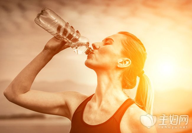 【如何正确喝水减肥】最佳的喝水减肥方法