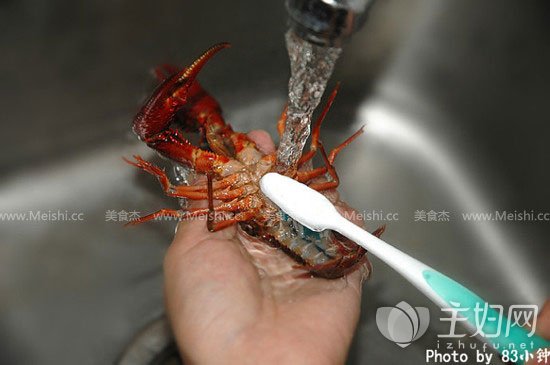 龙虾怎么洗