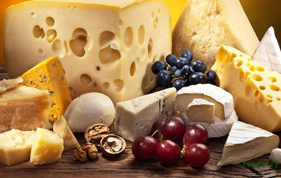 【吃什么丰胸效果好】吃奶酪可以帮助胸部生长