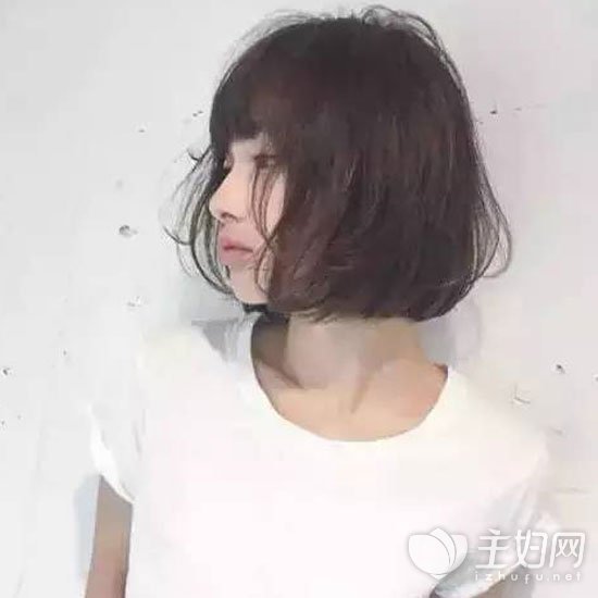 齐刘海短发发型图片