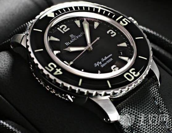 波尔工程师碳氢系列GM2098C-SCAJ-BK(黑色表盘)腕表