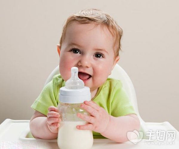 宝宝吃奶粉上火的原因