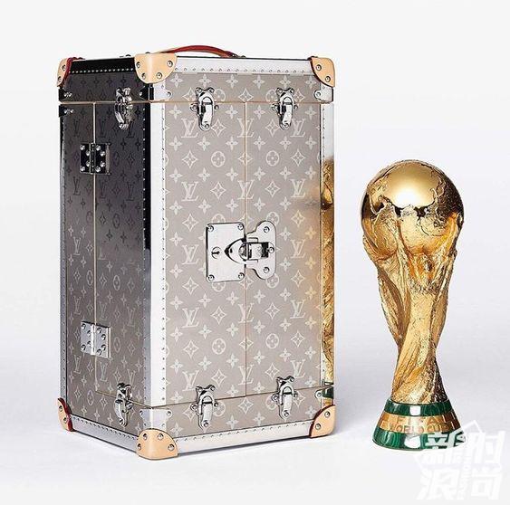 Louis Vuitton世界杯定制留念奖杯箱